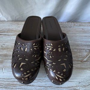 Dockers Slip-on Leather Clogs,  Flatterink, Brown, Cutout Pattern, Size 7.5 EC!